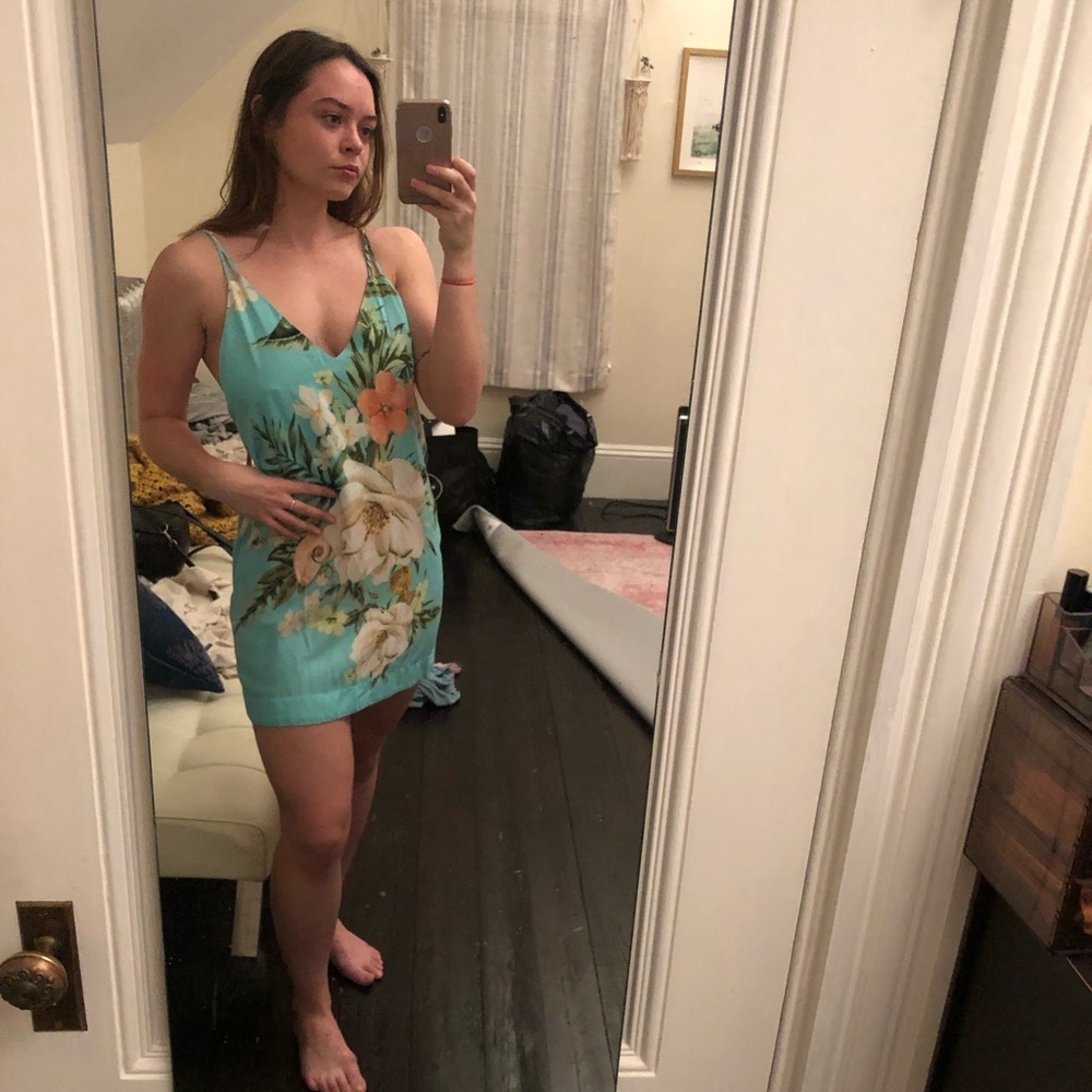 FARM Rio - Floral Open Back Flattering Mini Dress - Picture 3 of 7